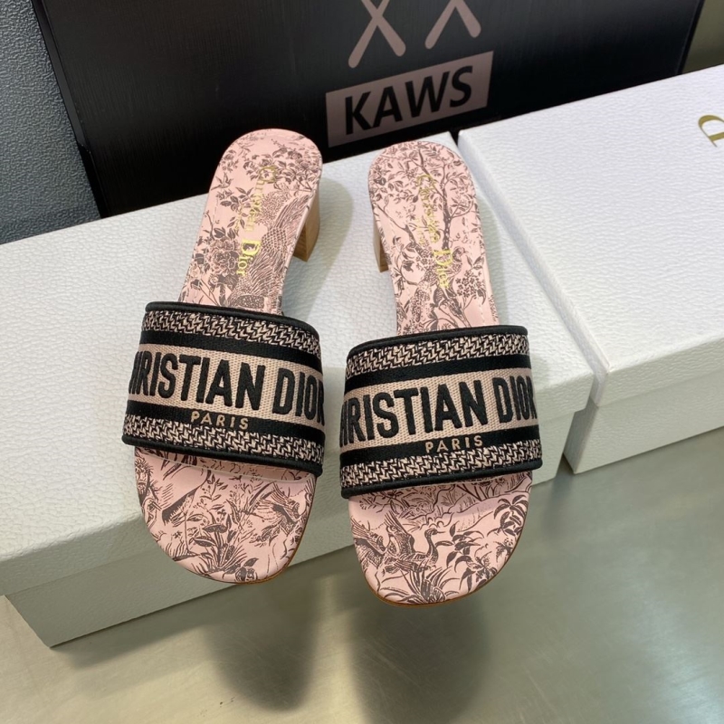 ch**an D*or slippers